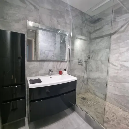1 Avenue Maurice Blondel - T4 Centre-ville Apartment *